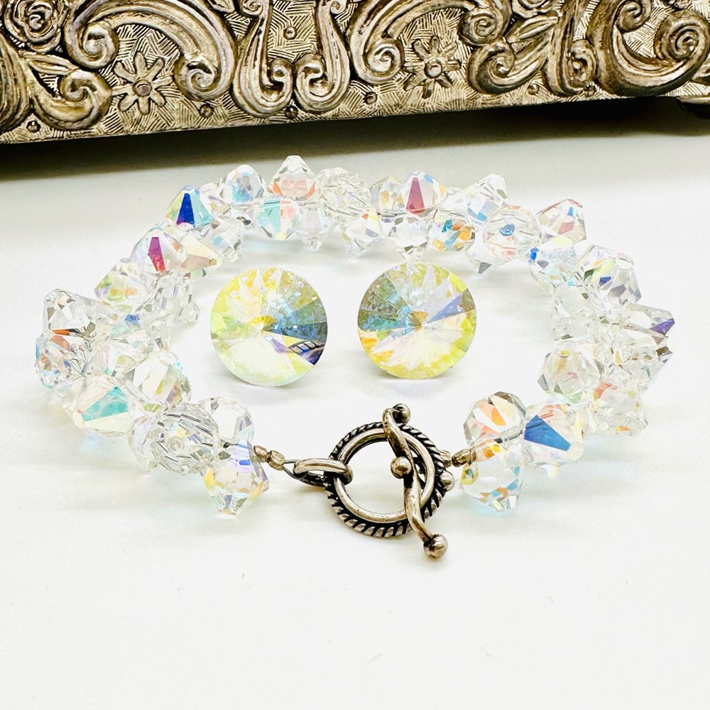 Aurora Borealis Crystal Bracelet & Earrings - Picture 5 of 14